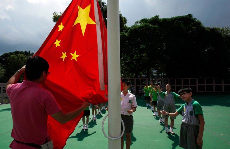 探索为什么小女孩会乱摸人?的知识星球,解锁无限学习空间